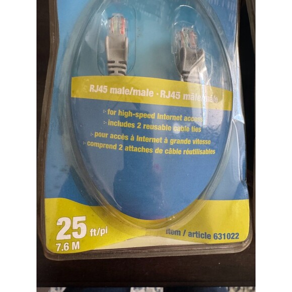 Lot of 2 - CAT5e Plus Snagless Networking Cable 25 Foot NEW NIP 631021 & 631022 - Picture 4 of 8